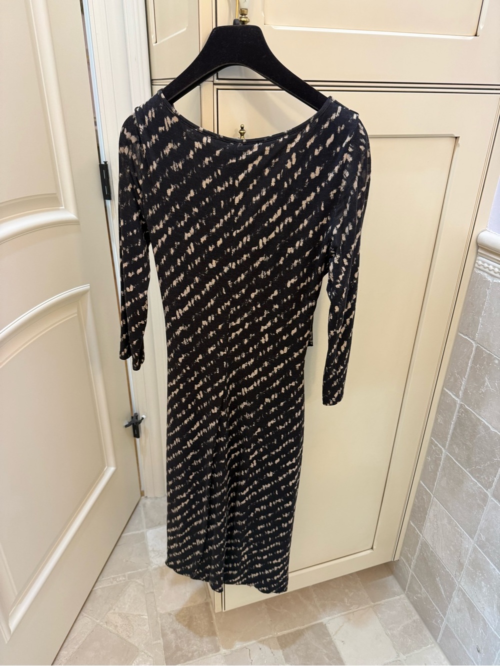 Women’s Black and Beige Wrap Dress - Elegant V-Neck Midi - Picture 3 of 3